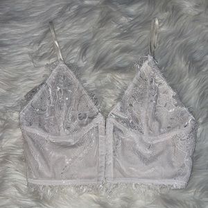 White lace corset top 🤍